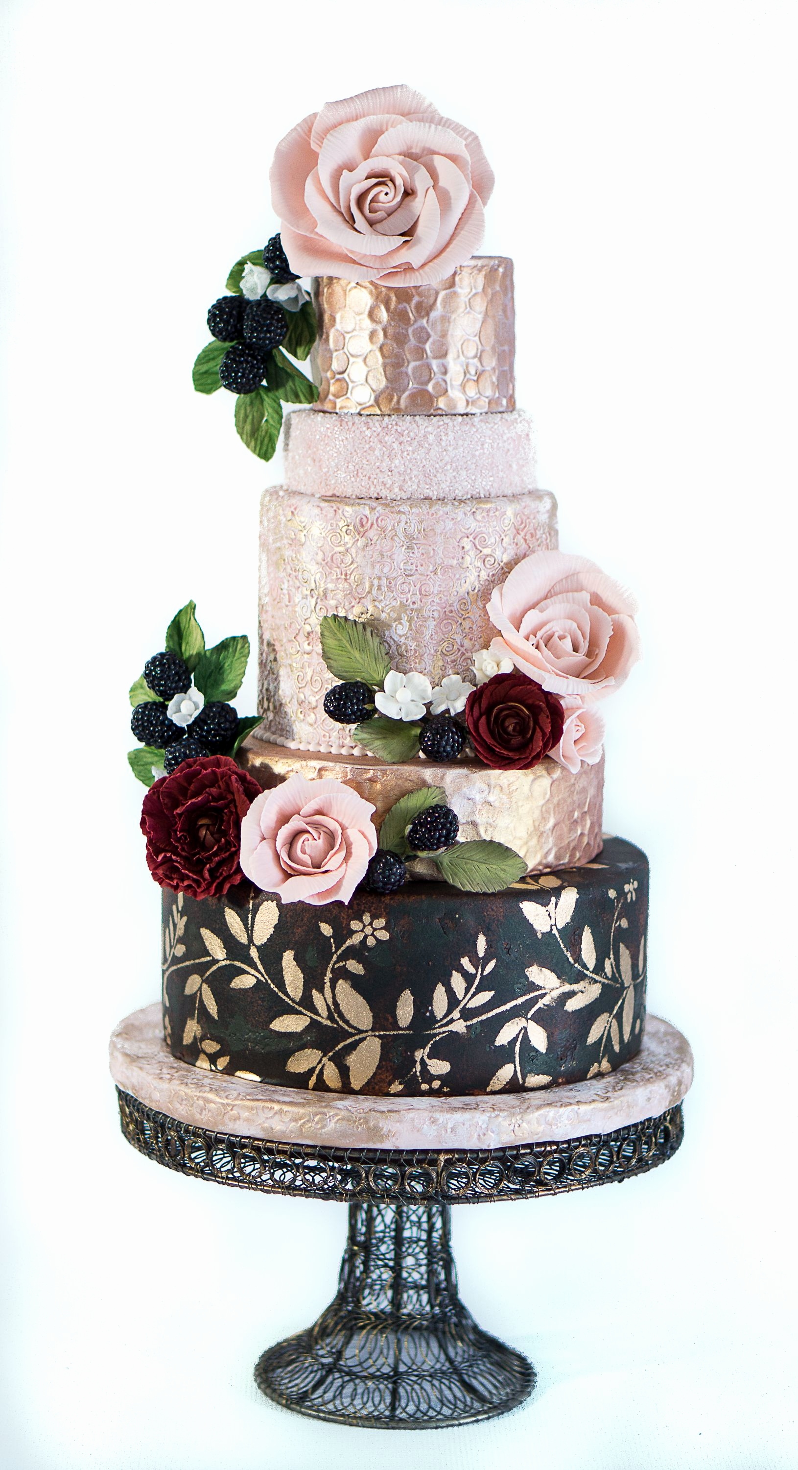 15 mẫu bánh cưới Fondant 5 tầng - Vẻ đẹp của những chiếc bánh cưới sang trọng bậc nhất