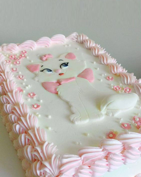 Bánh sinh nhật hình chú mèo Marie quý tộc xinh đẹp