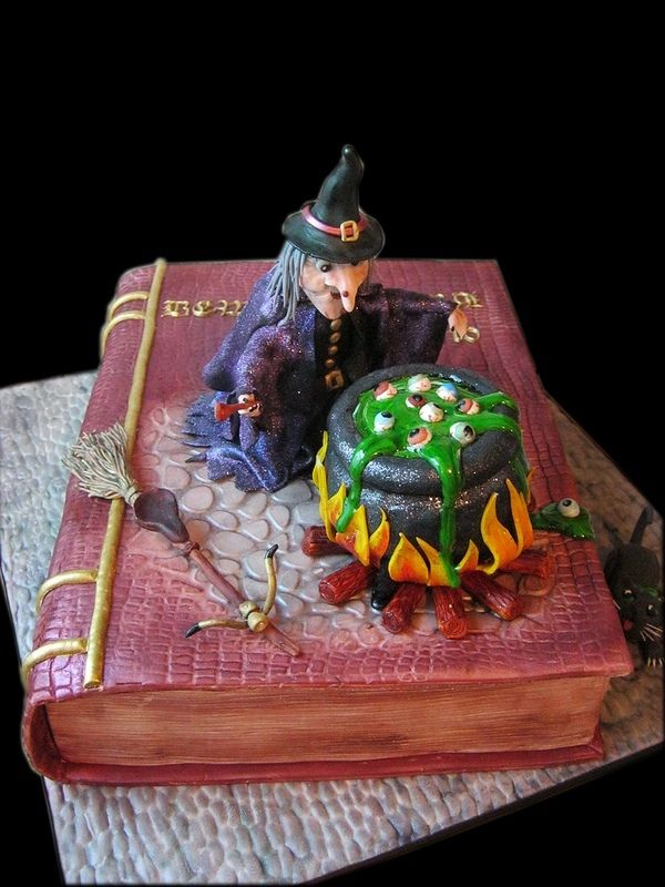 Bánh sinh nhật phù thủy, ma quái độc đáo, ghê rợn