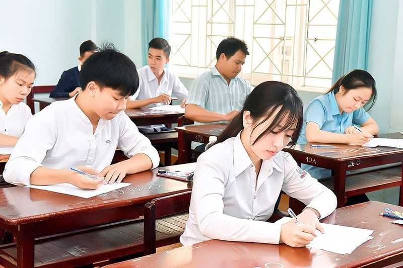 Ở Nghệ An có nhiều trường THPT có tỉ lệ chọi thi lớp 10 cao