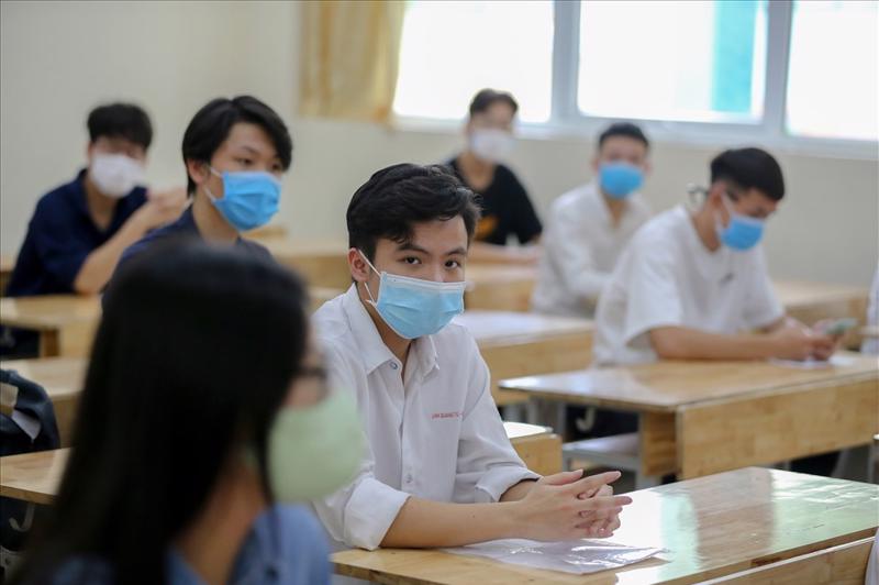 Kì thi tuyển sinh lớp 10 trường THPT chuyên Lê Hồng Phong ở Nam Định